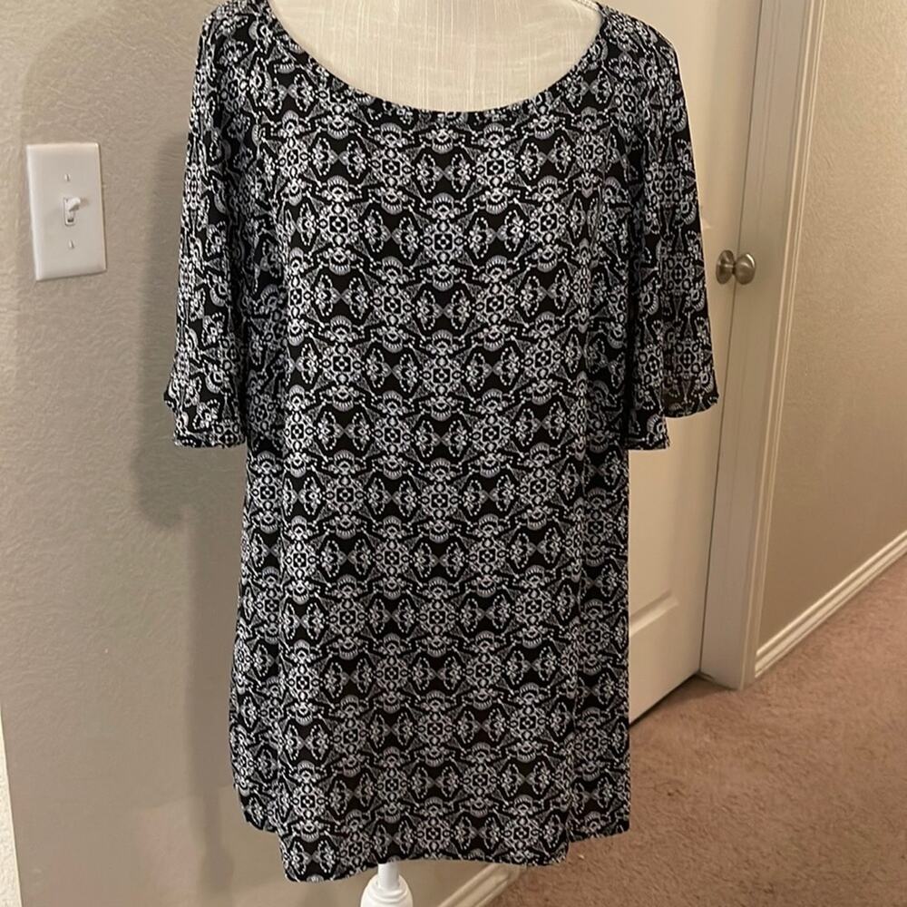 Women’s Ryan Wythe Black/White Blouse with Ruffle Sleeves Size 2X